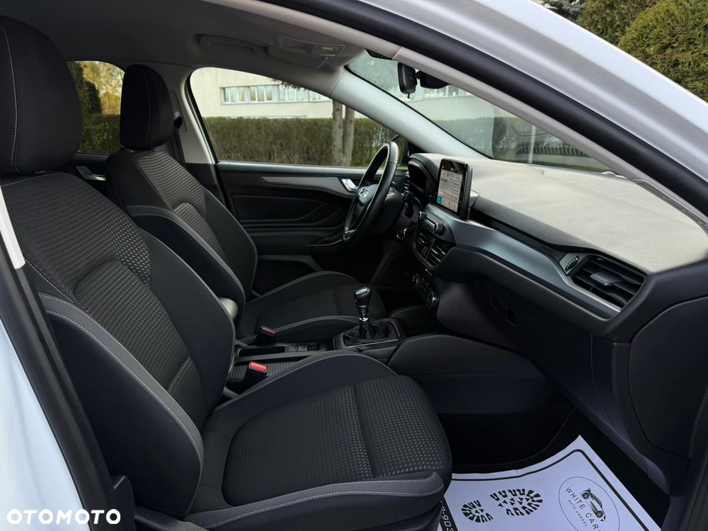 Ford Focus 1.0 EcoBoost STart-Stopp-System TITANIUM - 6