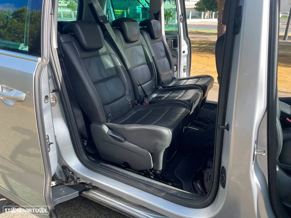 VW Sharan 2.0 TDI Blue Highline DSG - 24