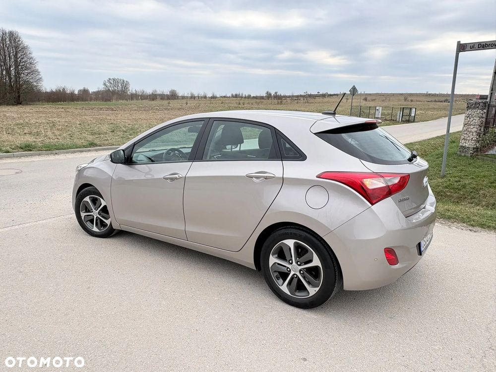 Hyundai i30 blue 1.6 CRDi Classic Navigation - 3