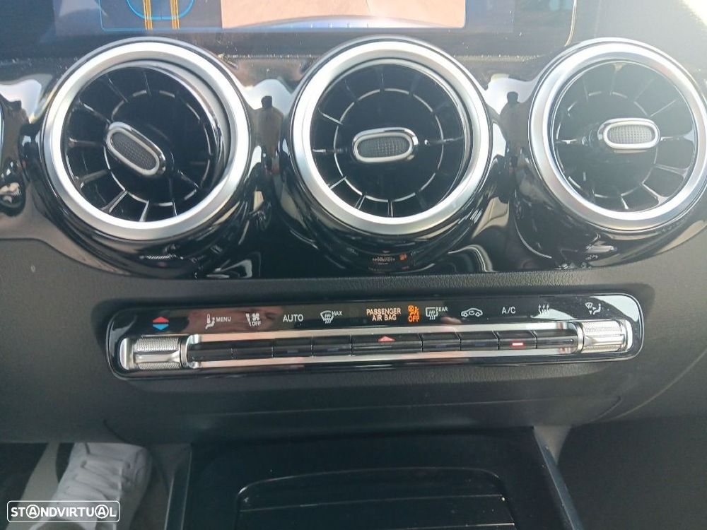 Mercedes-Benz GLA 250 - 28