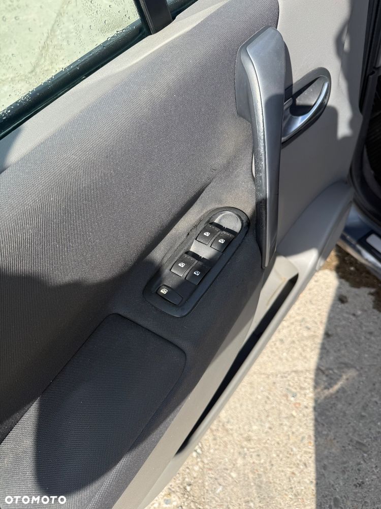 Renault Scenic 2.0 16V Avantage - 9