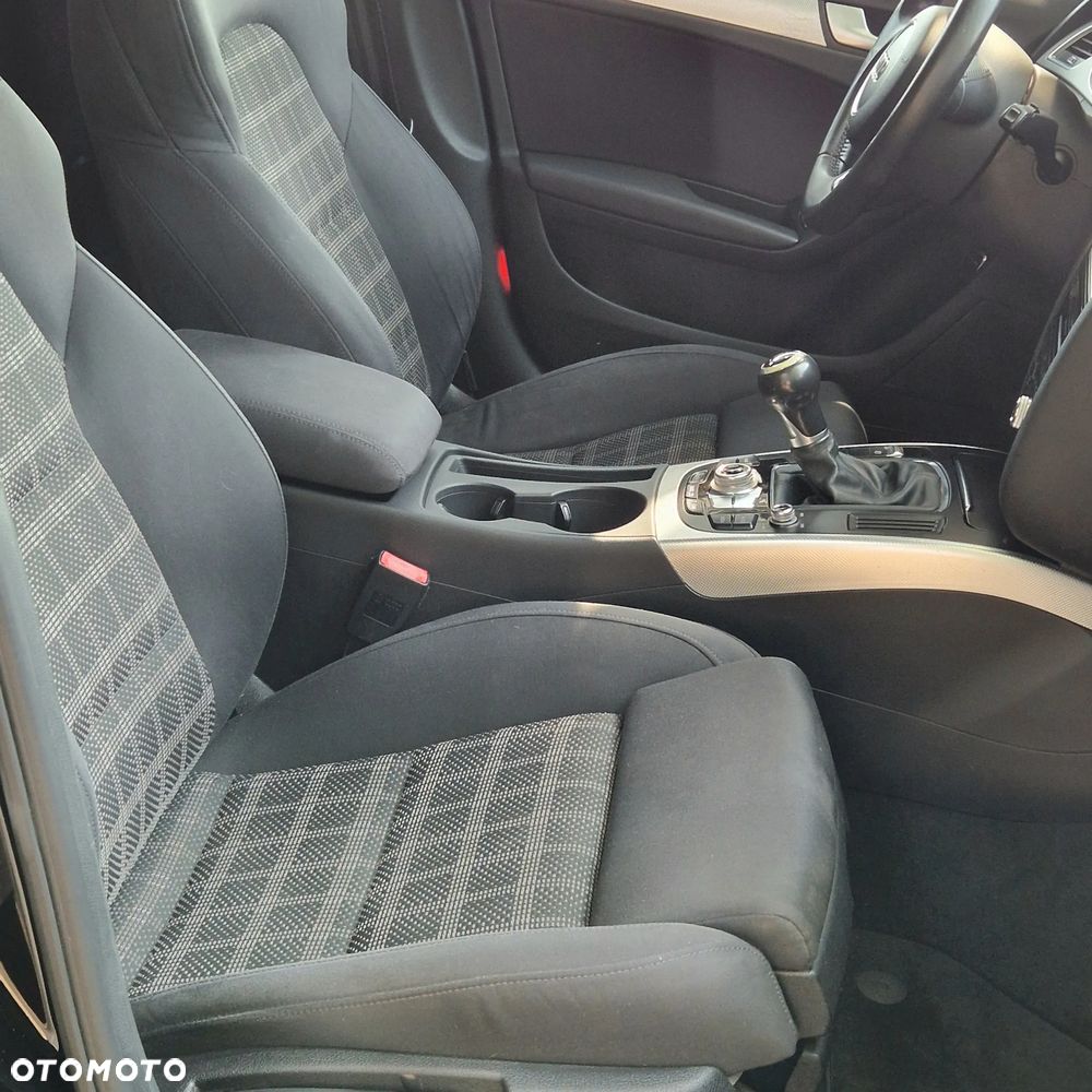 Audi A4 Avant 2.0 TDI DPF clean diesel quattro Attraction - 29