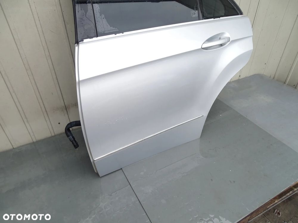 E KLASA W212 Drzwi lewy tyl C775 - 5