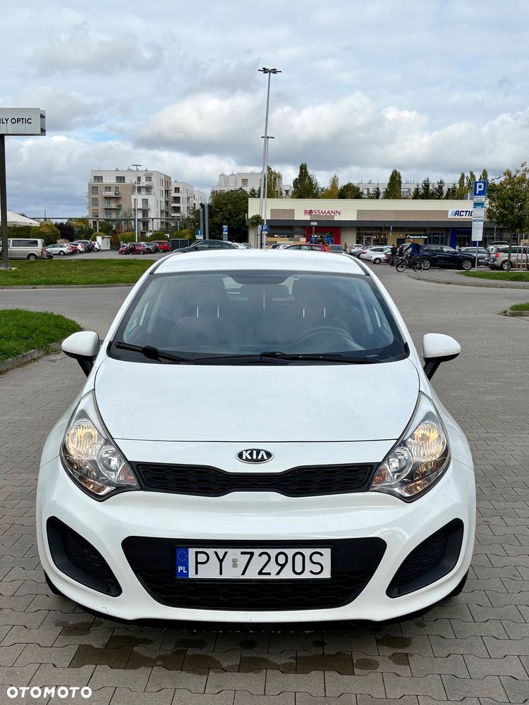 Kia Rio 1.2 L - 2