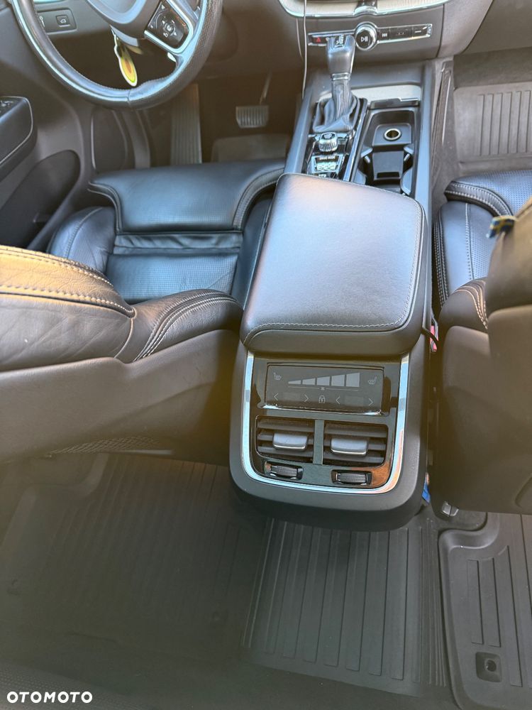 Volvo XC 60 D5 SCR AWD Inscription - 16