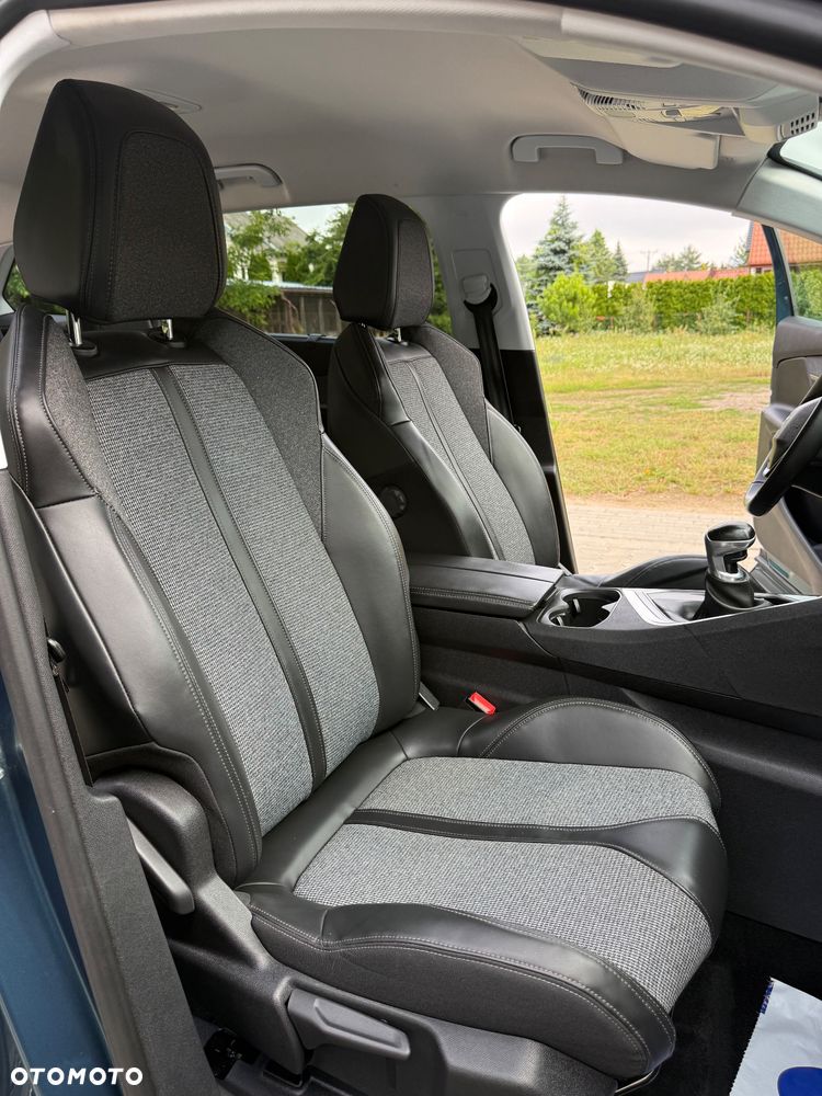 Peugeot 5008 - 32