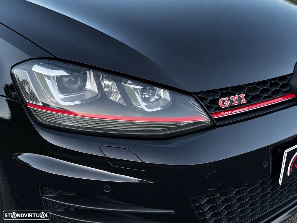 VW Golf GTI Performance BlueMotion DSG - 12