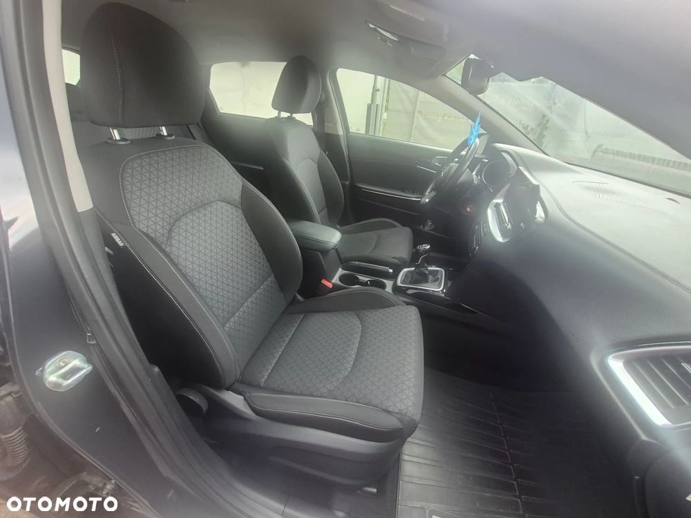 Kia Ceed 1.6 CRDi SCR L Business Line Plus - 15