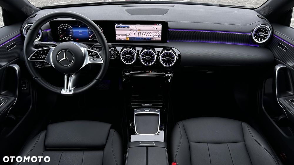 Mercedes-Benz CLA 180 Progressive 7G-DCT - 20