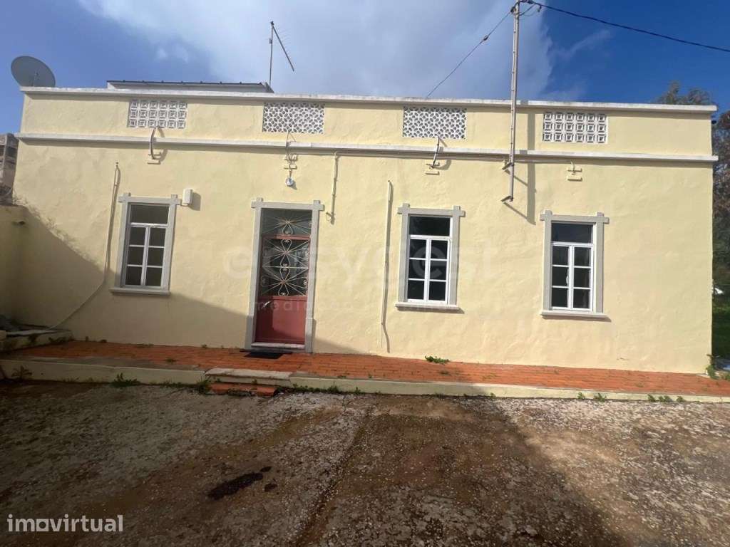 Moradia típica algarvia com terreno em Vale Judeu - Grande imagem: 2/11
