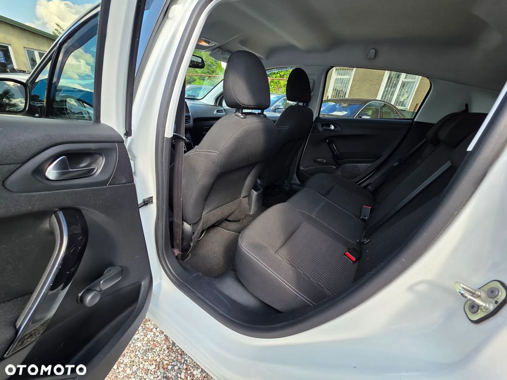Peugeot 208 82 VTI Style - 8
