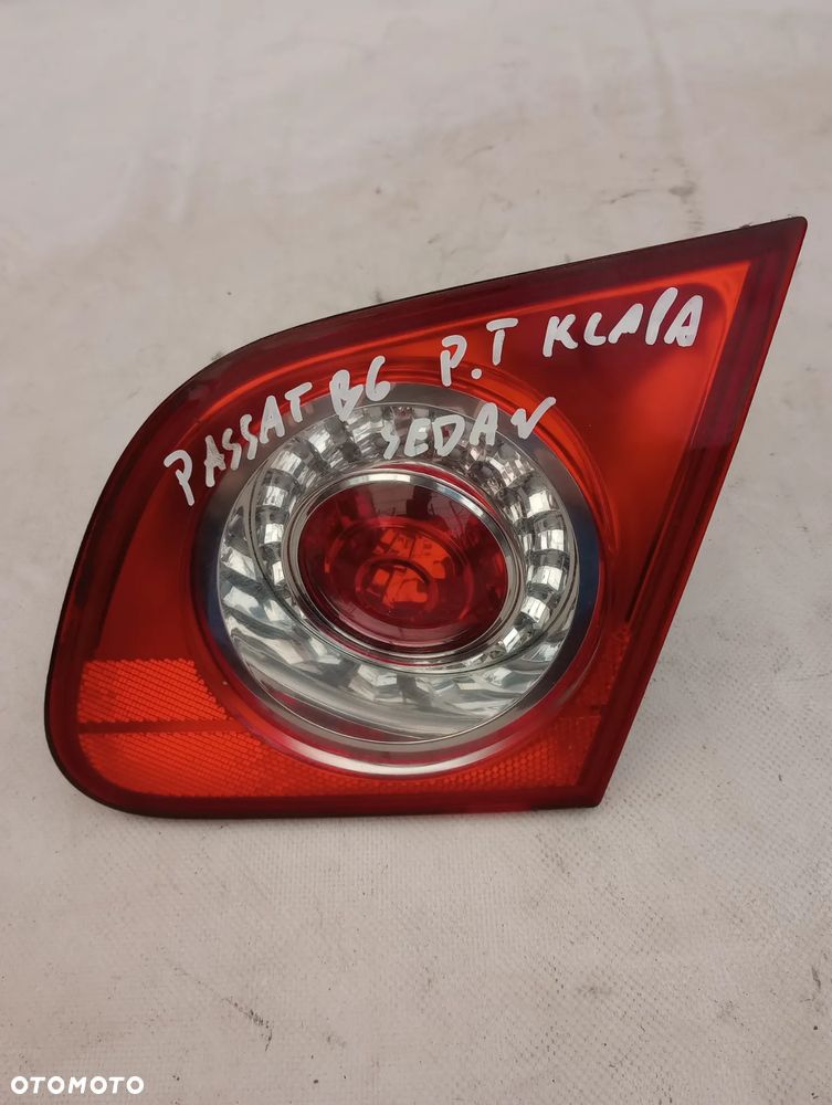 Volkswagen Passat B6 Sedan Lampa Prawy Tył Klapa - 1
