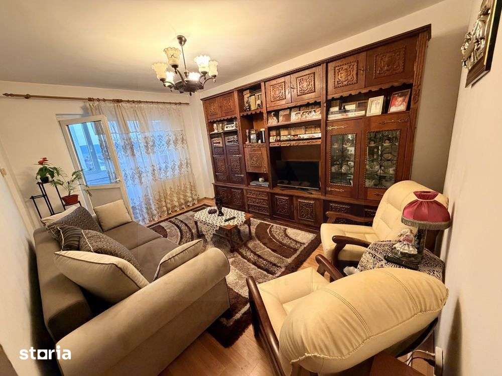 Apartament 4 camere 75 mp cu balcon si pivnita pe b-dul Mihai Viteazu — fotografia 1