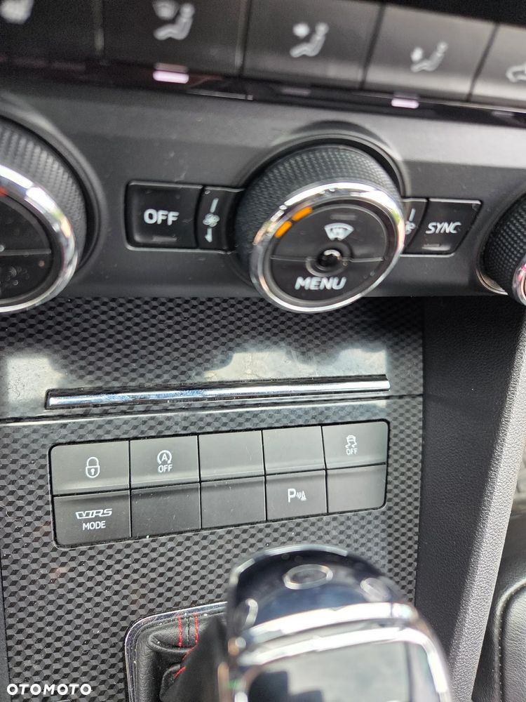 Skoda Octavia 2.0 TDI DSG RS - 10