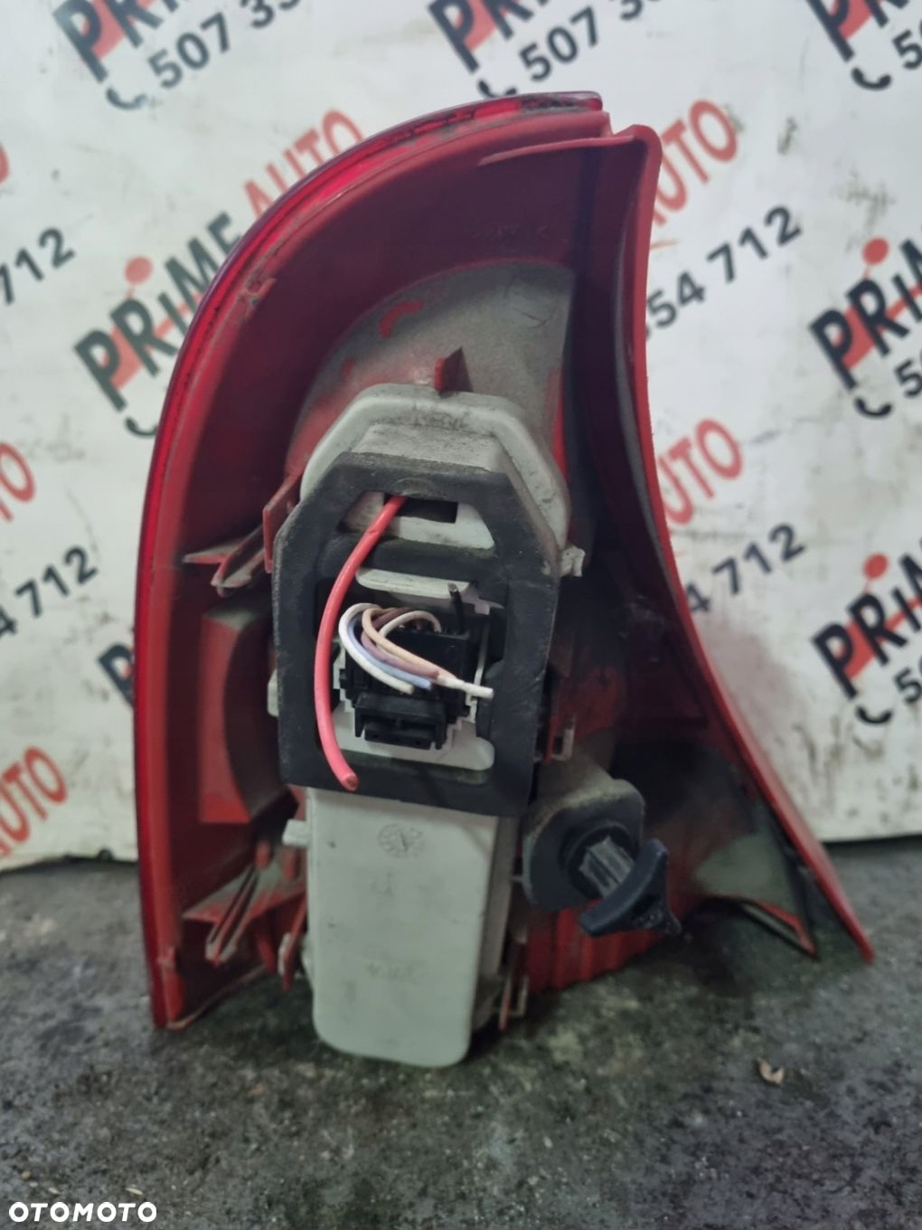 RENAULT CLIO II 98-05 LAMPA REFLEKTOR PRAWY TYŁ TYLNA EU - 2