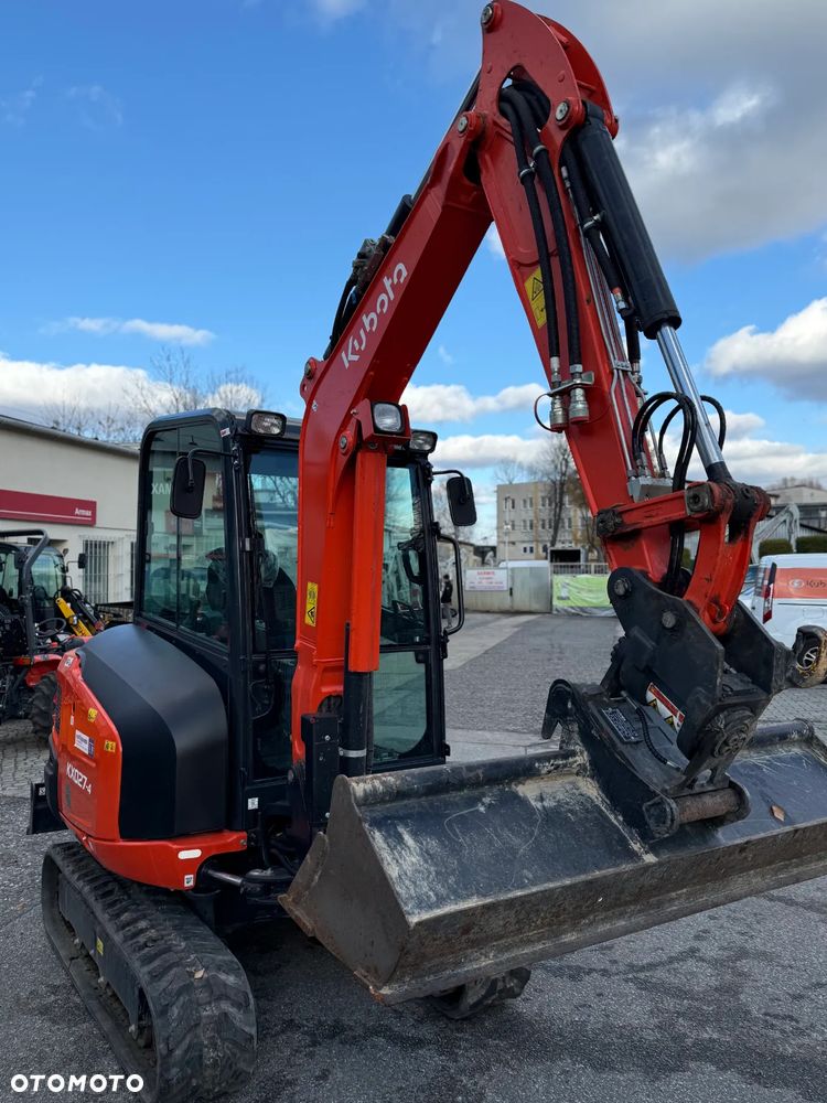 Kubota KX-027