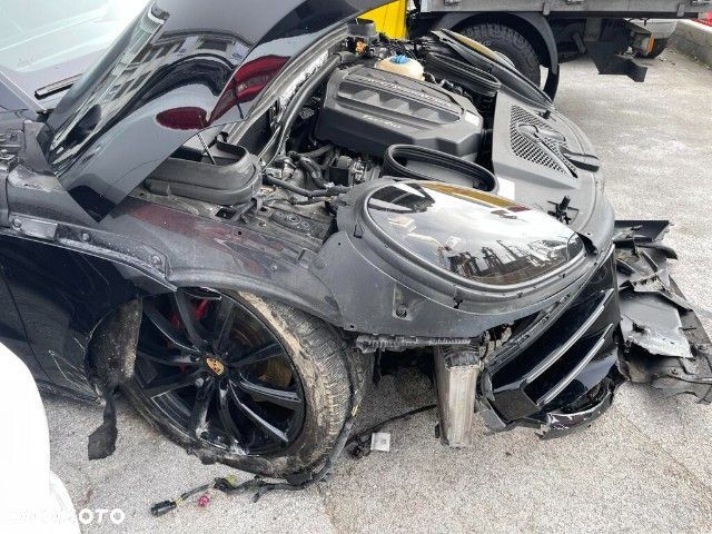 Porsche Macan Turbo PDK - 11