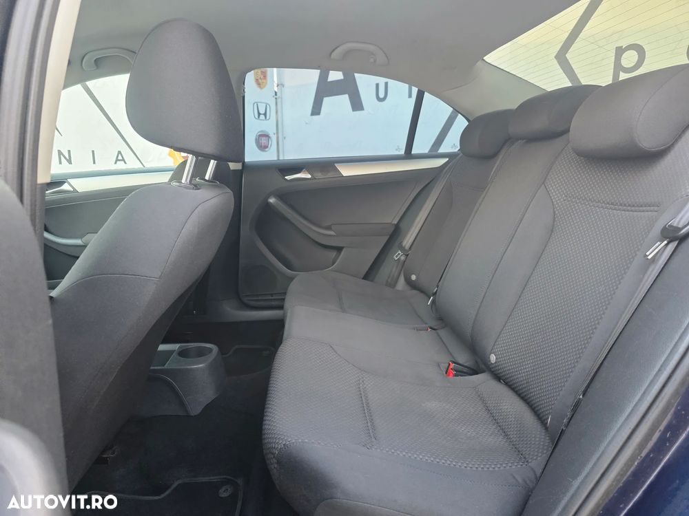 Volkswagen Jetta 1.6 TDI CR DPF Comfortline - 9