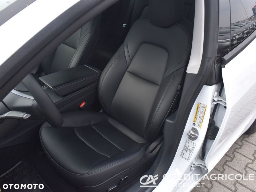 Tesla Model 3 RWD - 10