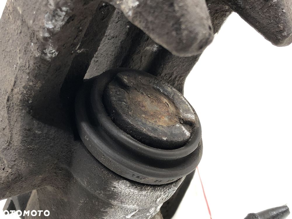 ZACISK TYŁ PRAWY - 86.00 PLN - SKODA SUPERB I (3U4) 2001 - 2008 2.5 TDI 120 kW [163 KM] olej - 4