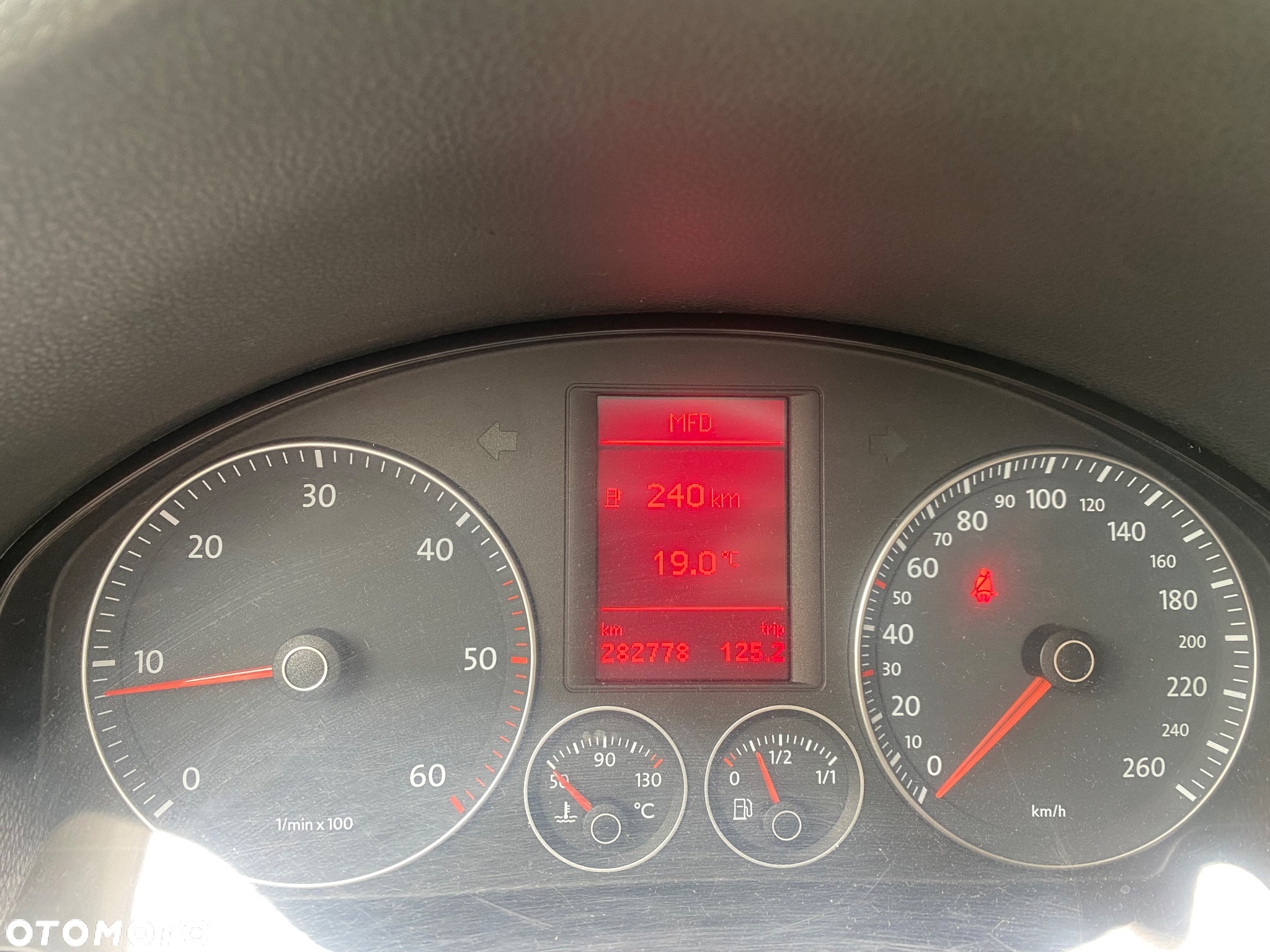 Volkswagen Golf V 1.9 TDI GT Sport - 9