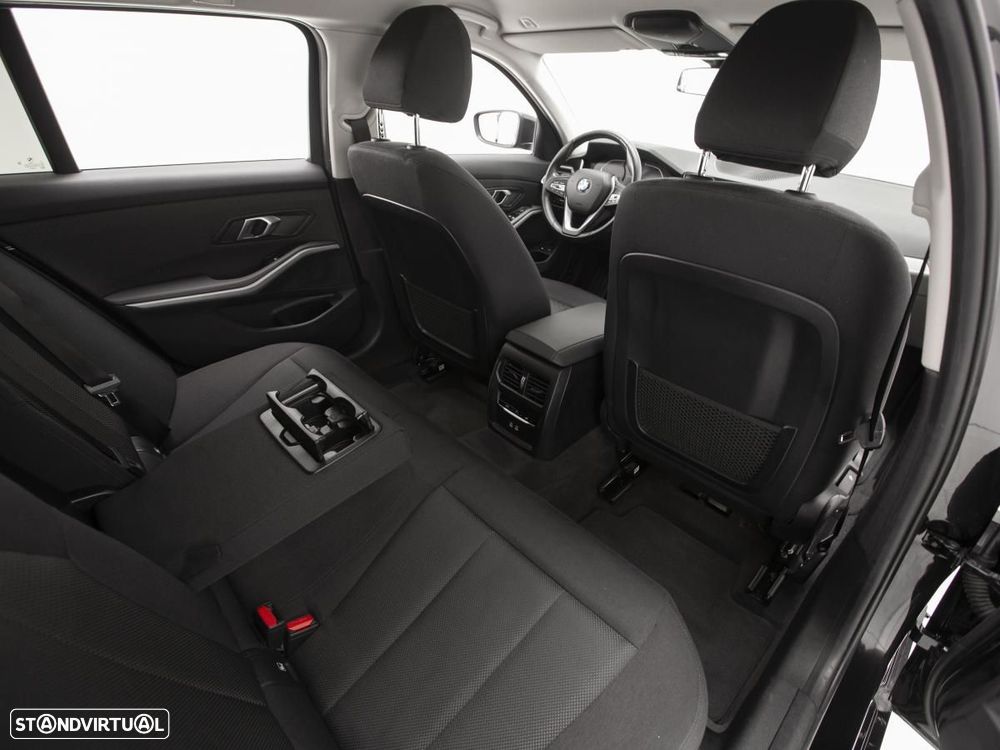 BMW 330 e Corporate Edition Auto — fotografia 11