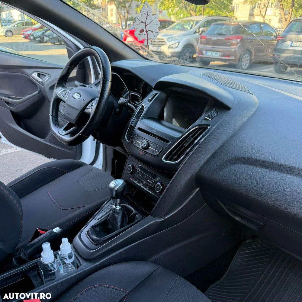 Ford Focus 1.0 EcoBoost ST-Line - 10