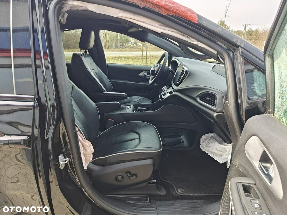 Chrysler Pacifica - 18