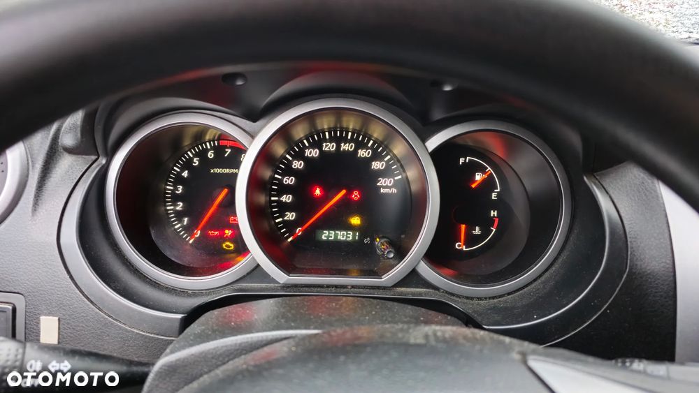 Suzuki Grand Vitara 2.0 - 9