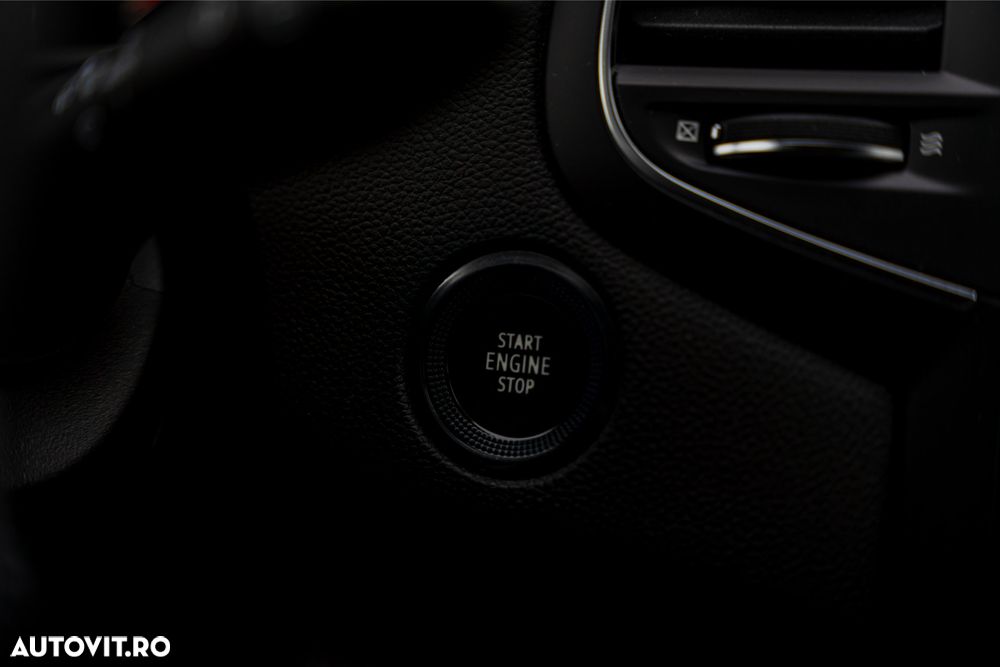 Renault Megane ENERGY TCe 140 EDC LIMITED - 29