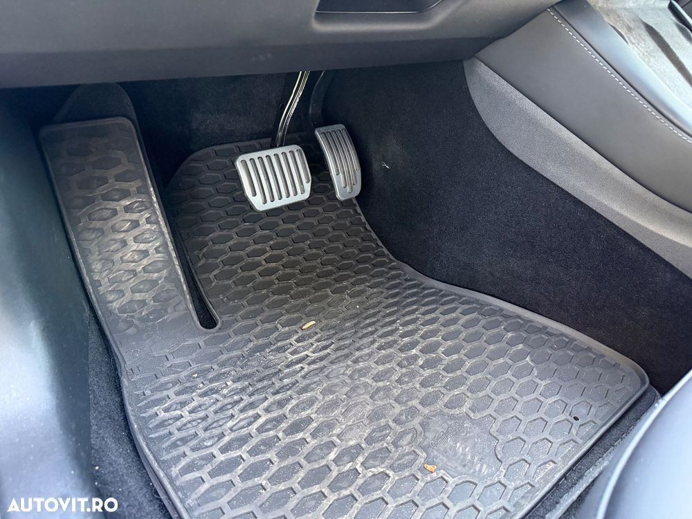 Tesla Model 3 - 14