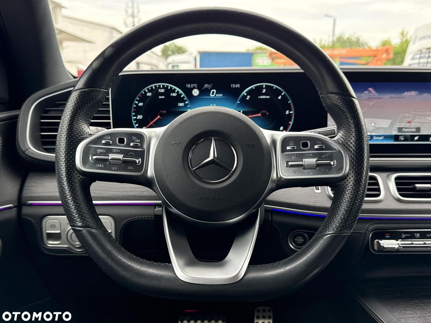 Mercedes-Benz GLS - 22