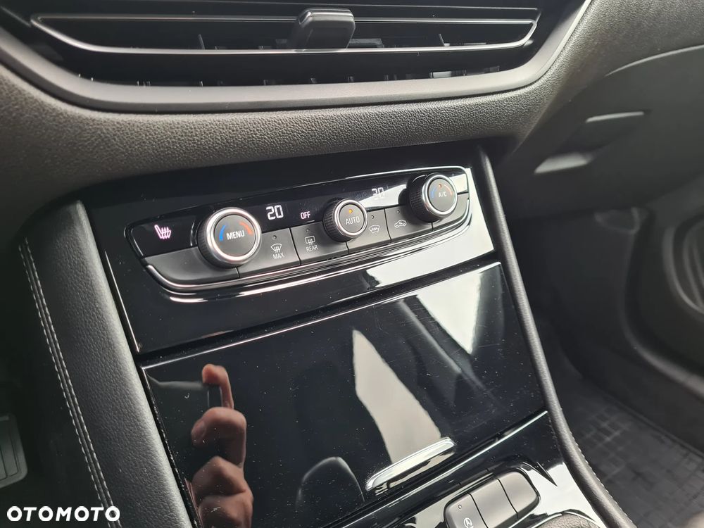 Opel Grandland 1.2 T GS S&S - 24