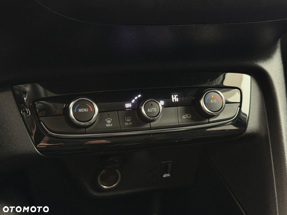 Opel Corsa 1.2 Elegance S&S - 24