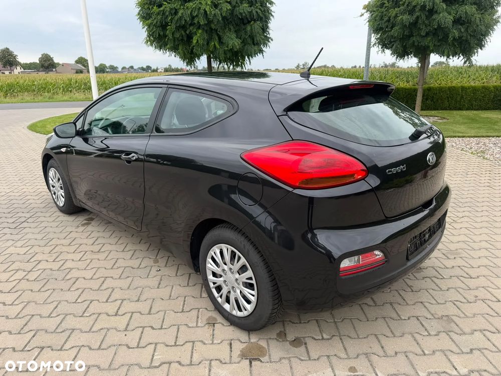 Kia Ceed - 16
