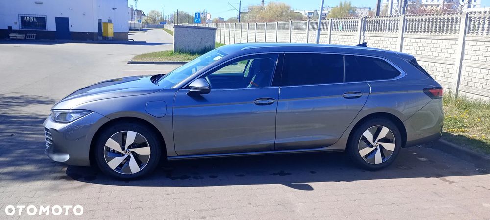 Volkswagen Passat - 3