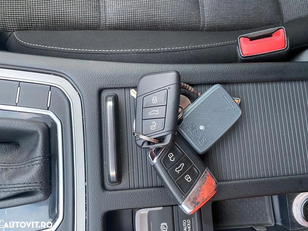 Volkswagen Passat - 24