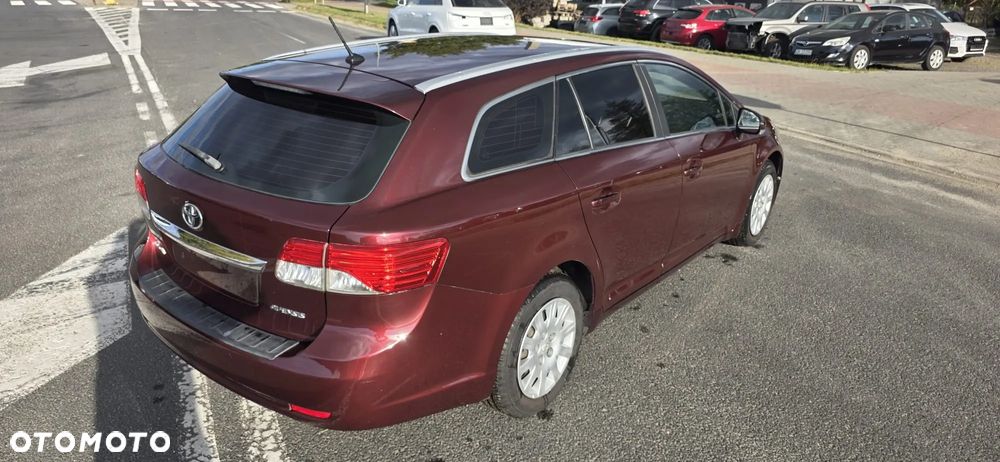 Toyota Avensis 1.8 Premium - 29