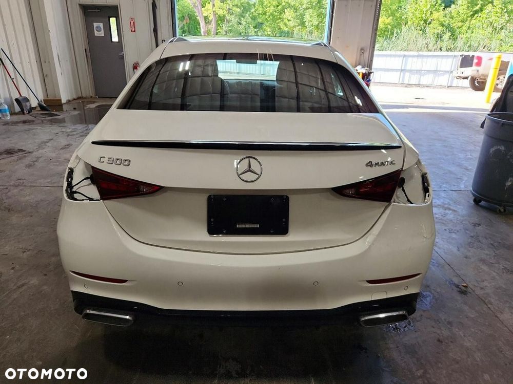 Mercedes-Benz Klasa C 300 9G-TRONIC AMG Line - 6