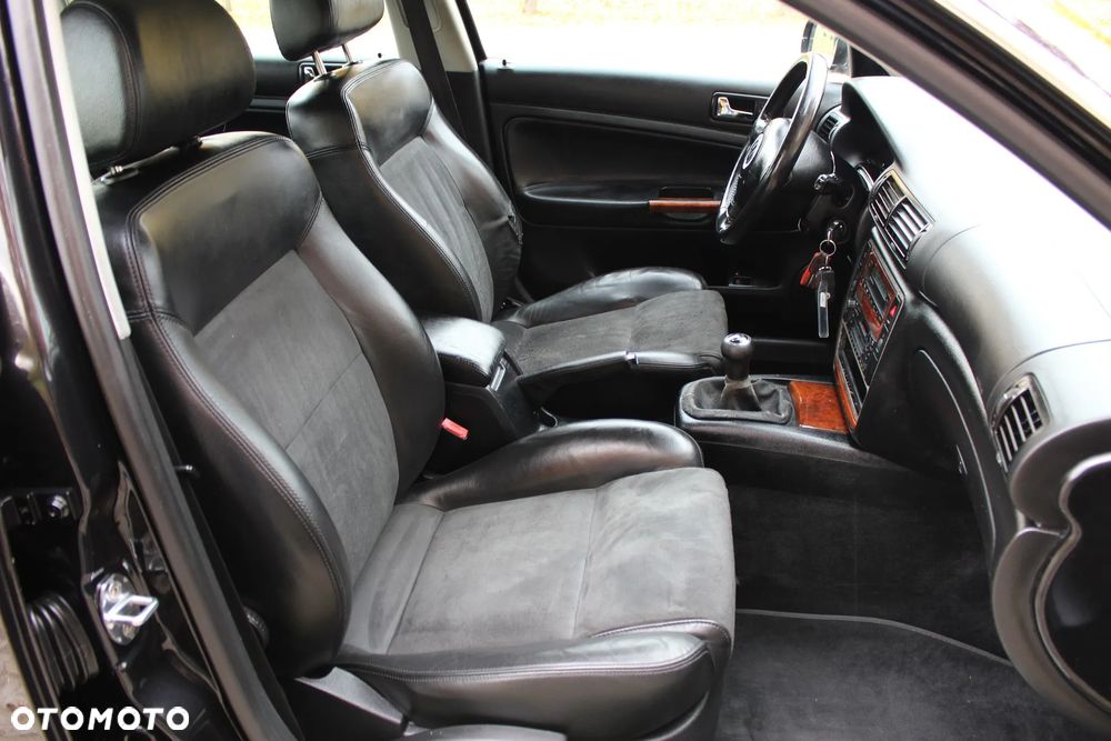 Volkswagen Passat 1.9 TDI Exclusive - 25