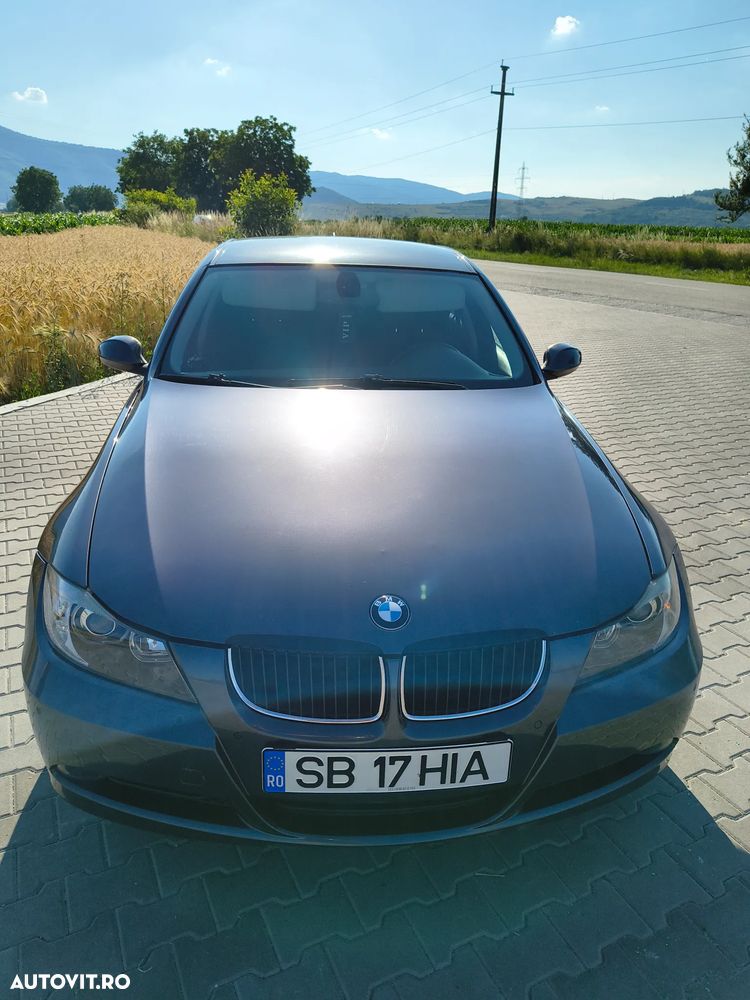 BMW Seria 3 318i - 1