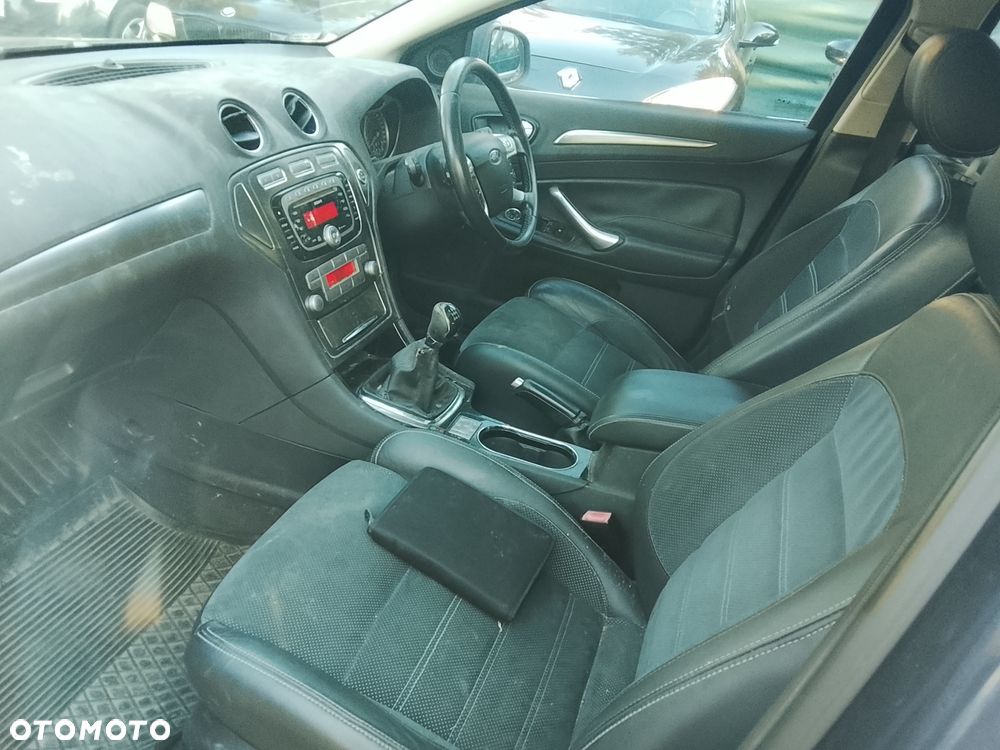 Ford Mondeo - 8