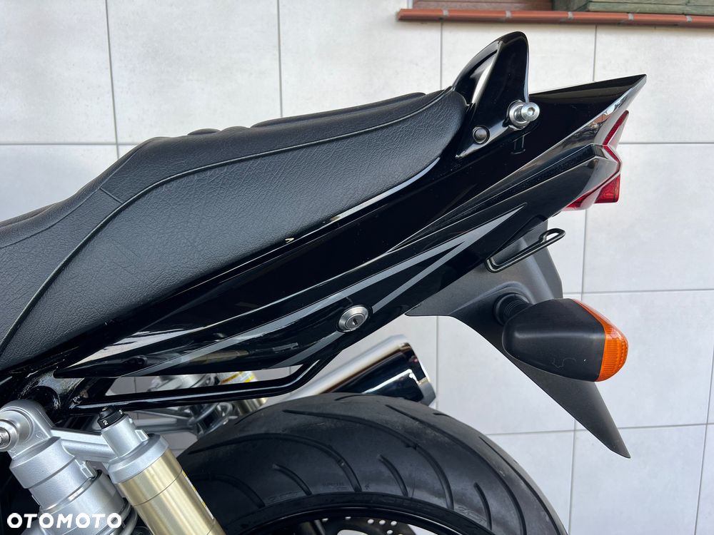 Suzuki GSX - 20