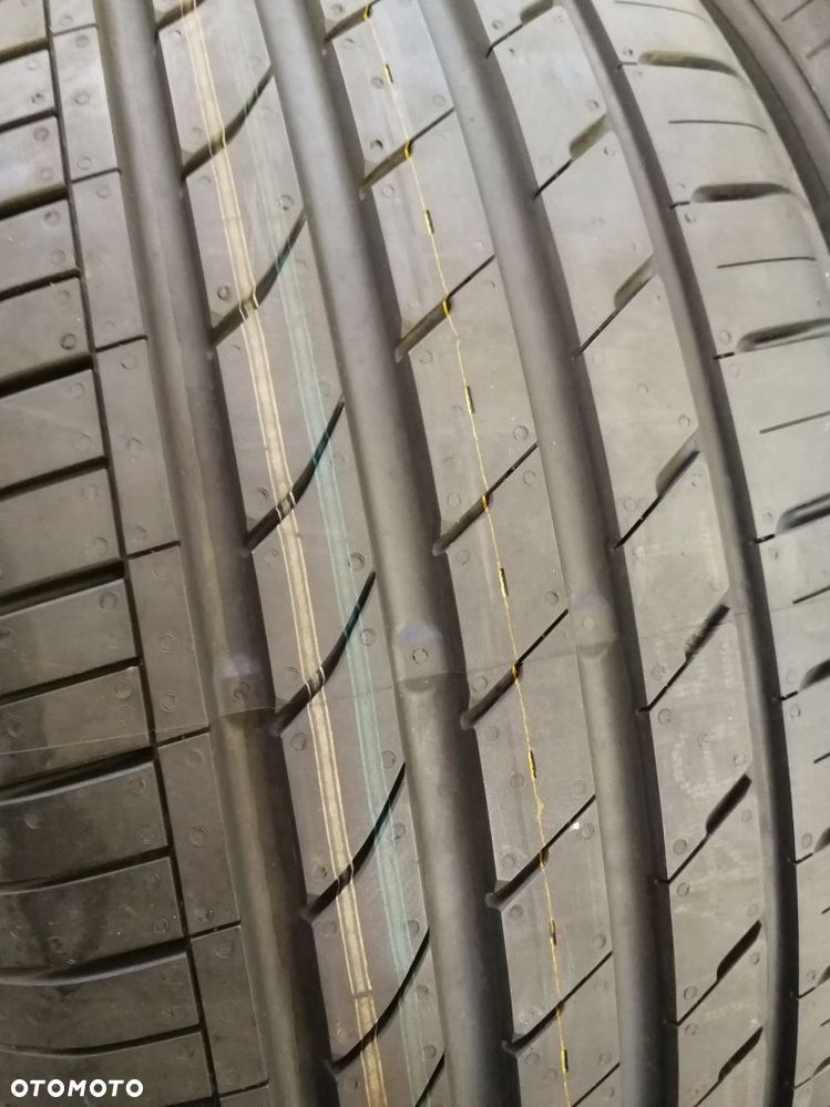 Opony letnie 205/50 R 17 Nexen NFera SU1 - 6