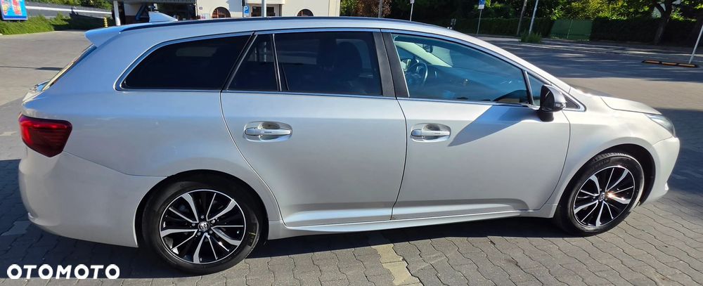 Toyota Avensis 1.8 Premium MS - 7