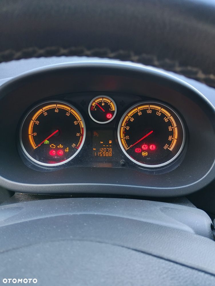 Opel Corsa 1.2 16V Cosmo - 2