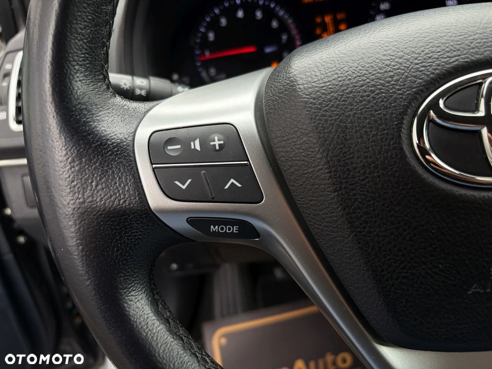Toyota Avensis 1.8 Premium - 22