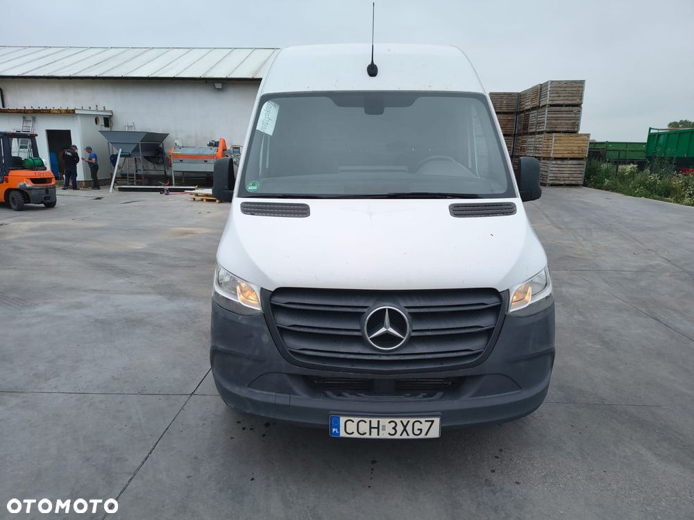 Mercedes-Benz Sprinter - 1