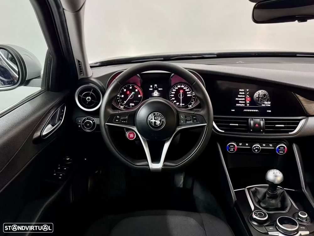 Alfa Romeo Giulia 2.2 D Super - 27
