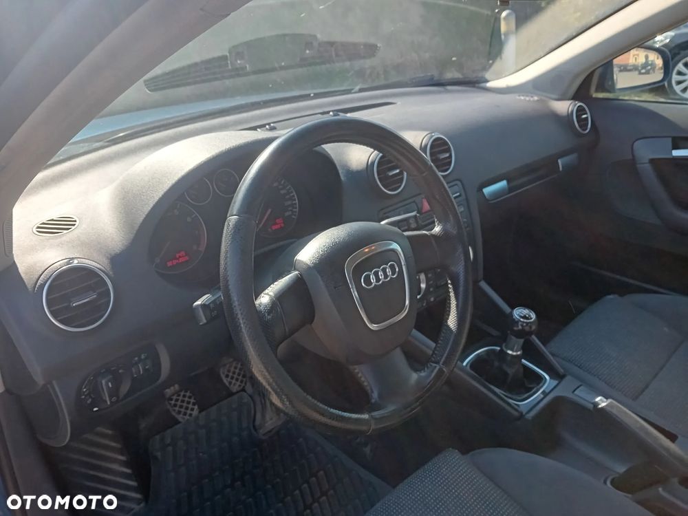 Audi A3 Sportback 1.6 Attraction - 6